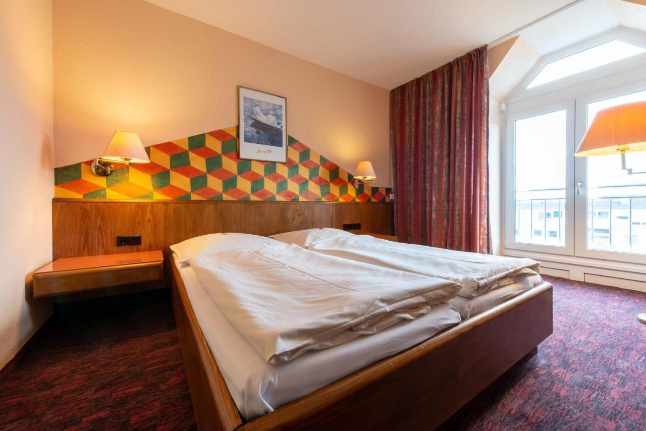 Enjoyhotel Garni Korntal Stuttgart B&B Parkplatz Sprinter Exterior foto